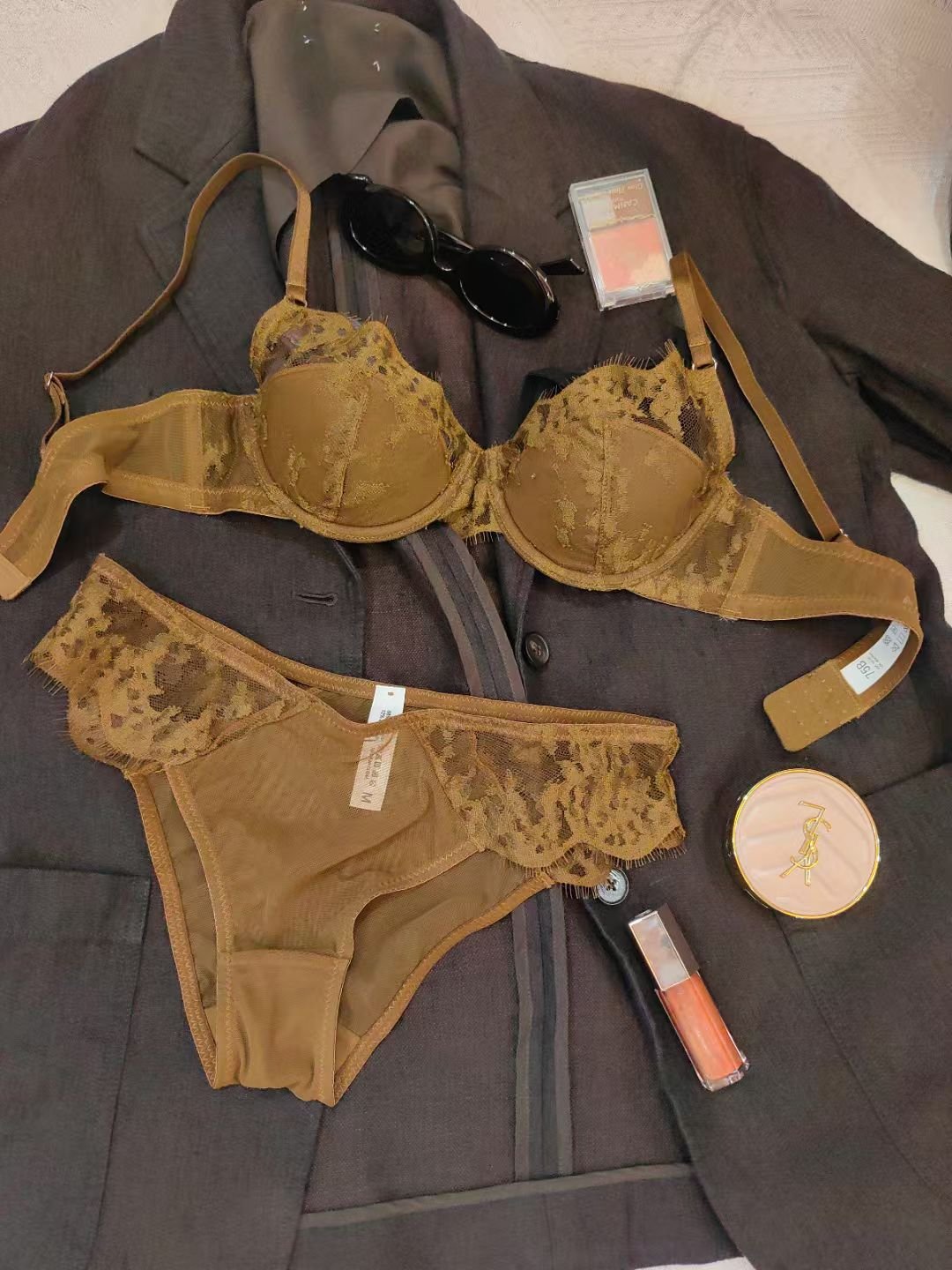 Whisper Lace Minimizer Bra Set - Image 7