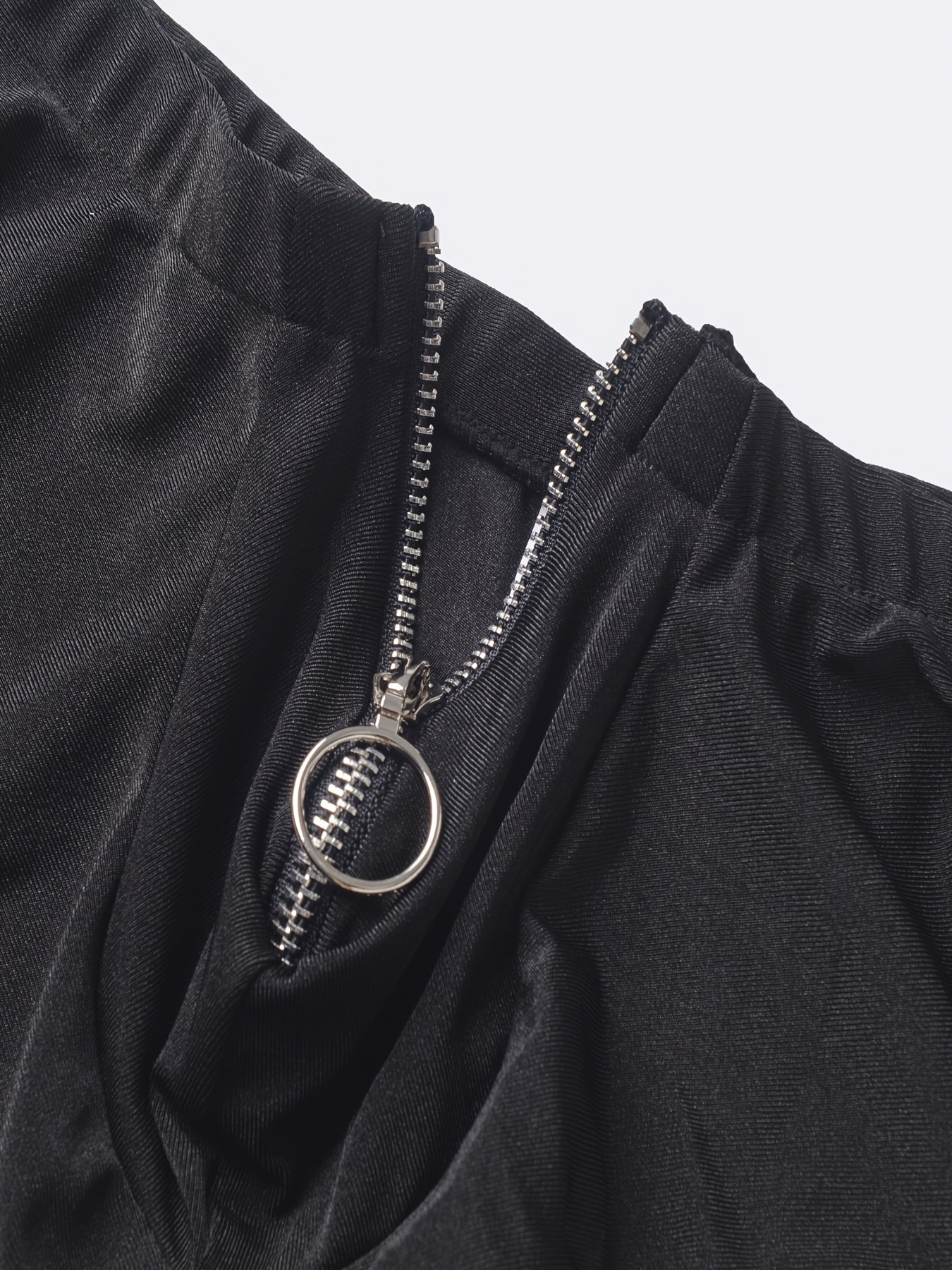 Zipped for Desire - Image 6