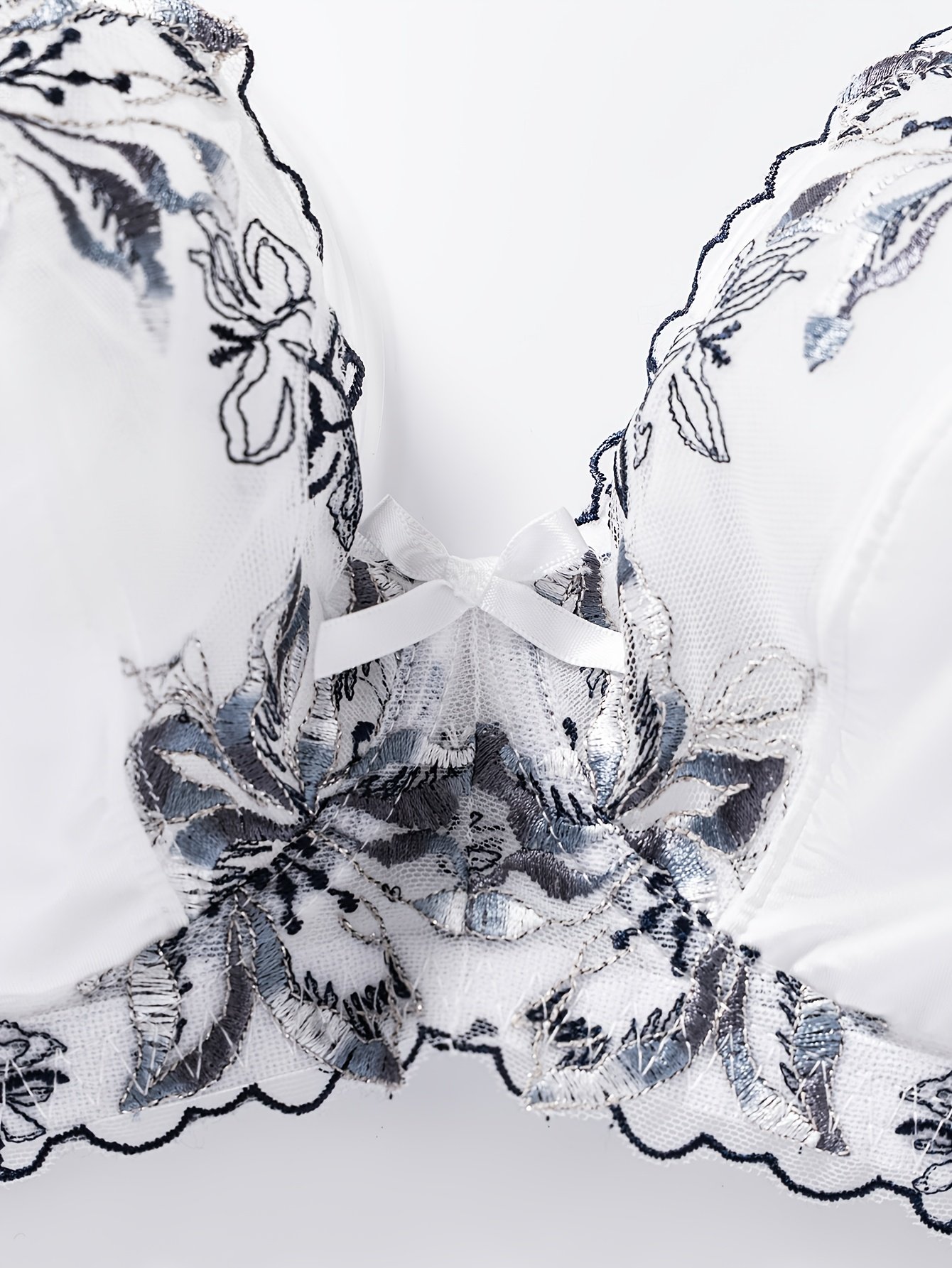 Embroidered Bow Bra Set - Image 7